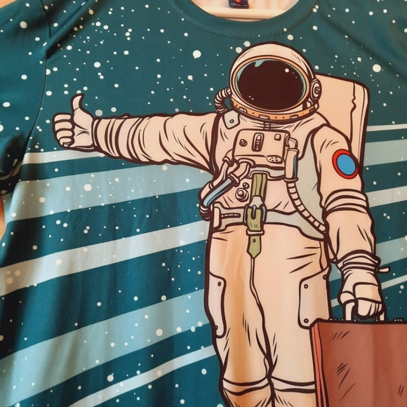 Full graphics front/ back astronaut shirt, silky comfortable fabric, nice! - Picture 1 of 6